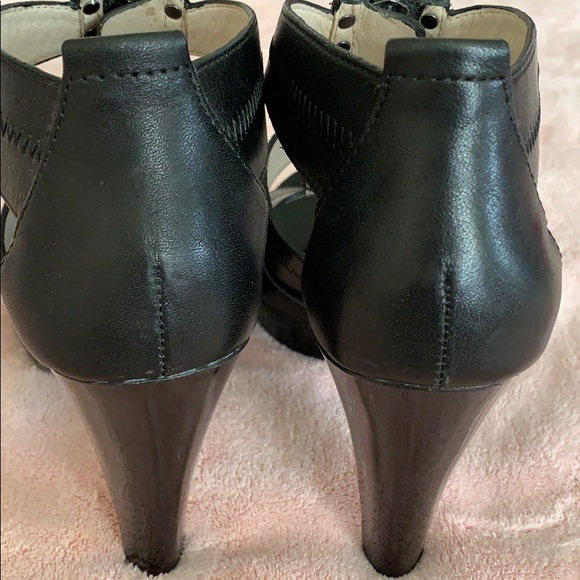 Michael Kors Sandal - Picture 5 of 5